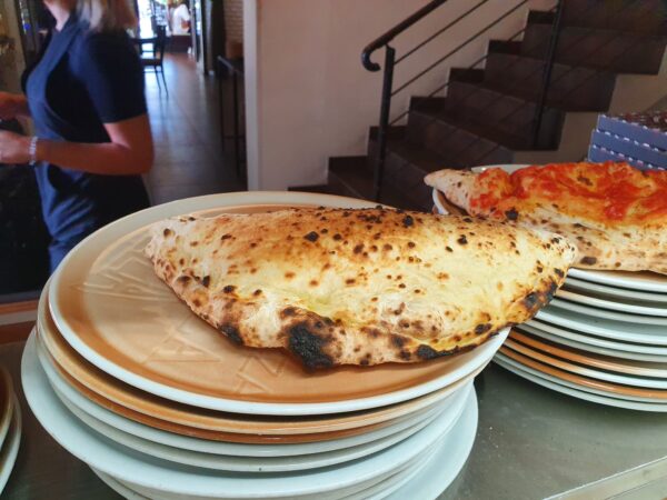 calzone Napolitano ,